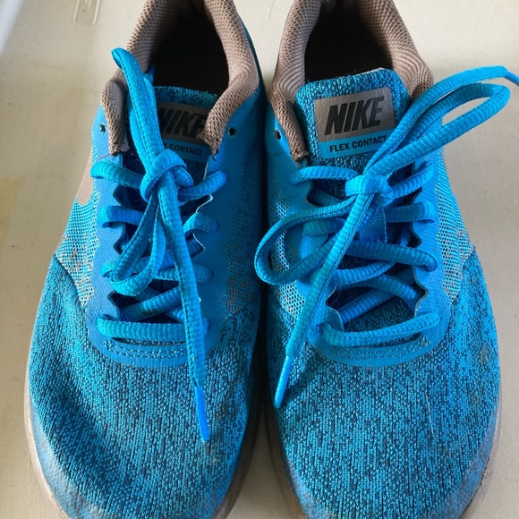 Nike boys sneakers size 4 youth in good gently used condition - Picture 4 of 7